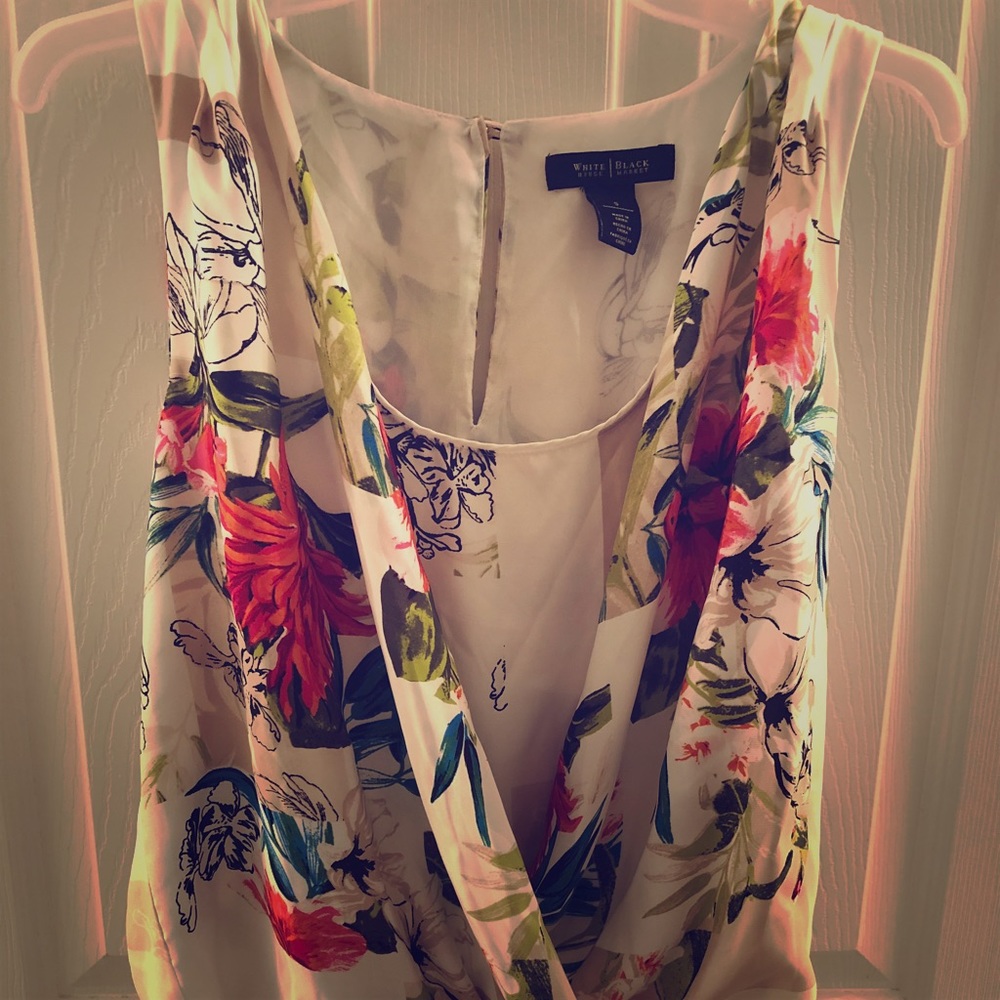 Small WHBM sleeveless floral blouse